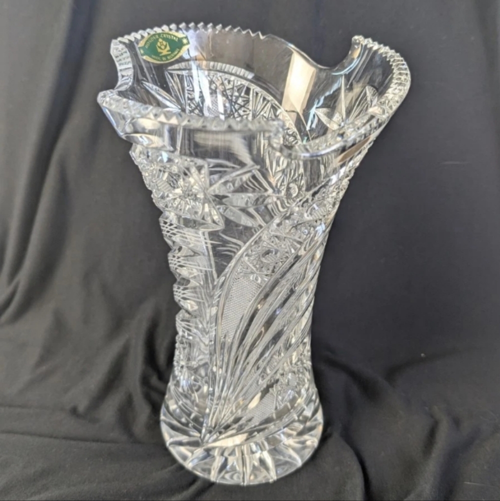 Sparkling Honour Crystal from Slovakia Vase Starburst Hobstar Fan Pattern